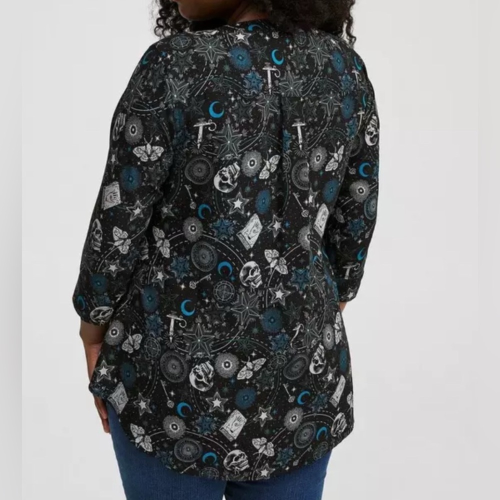 Torrid 3 Harper 3/4 Sleeve Pullover Tunic Top Skull Celestial witchy vibe blouse - Picture 3 of 16